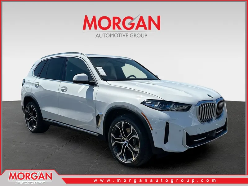 2026 BMW X5 sDrive40i in White — front three-quarter view