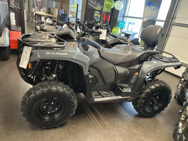 2026 Can-Am® Outlander MAX DPS 500 — front three-quarter view