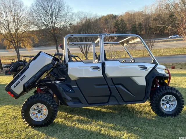 2024 Can-Am® Defender MAX X mr with Half-Doors HD10