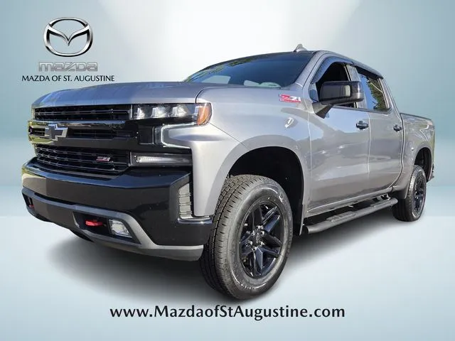 2021 Chevrolet Silverado 1500 LT Trail Boss in Gray — front three-quarter view