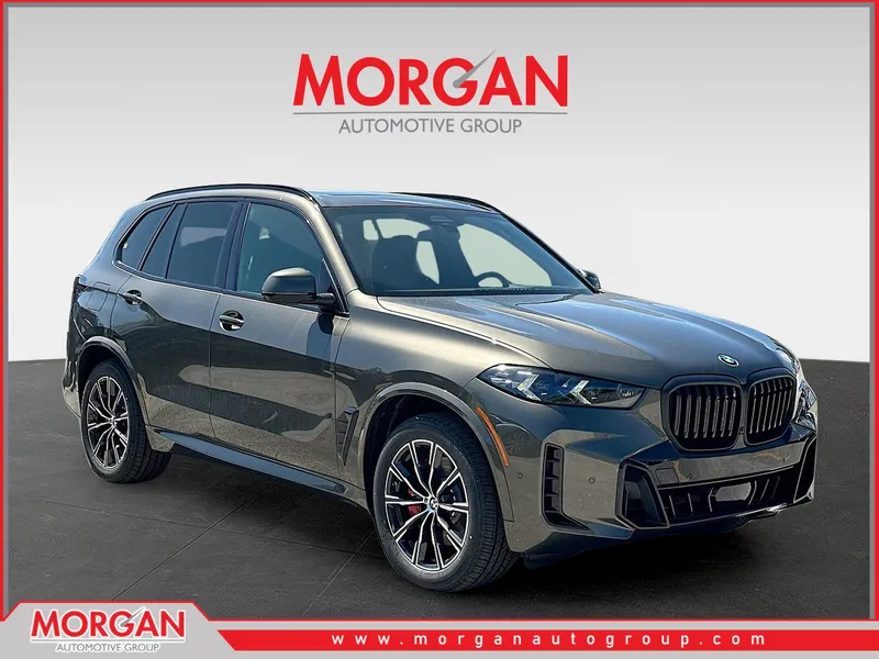 2026 BMW X5 xDrive40i in Manhattan Green Metallic — front three-quarter view