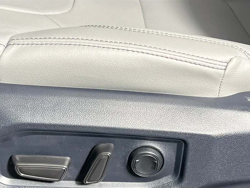 2026 Toyota Tundra 4WD — photo 13 view