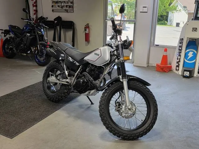 2026 Yamaha TW200 — front three-quarter view