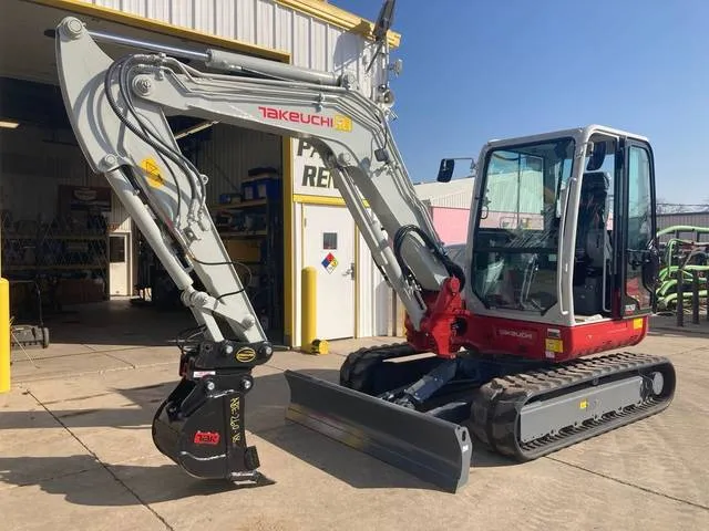 2024 Takeuchi TB260 — front three-quarter view