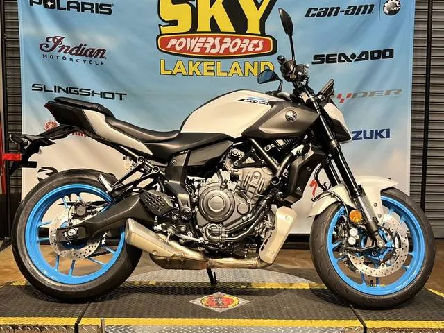 2026 Yamaha MT-07 — front three-quarter view