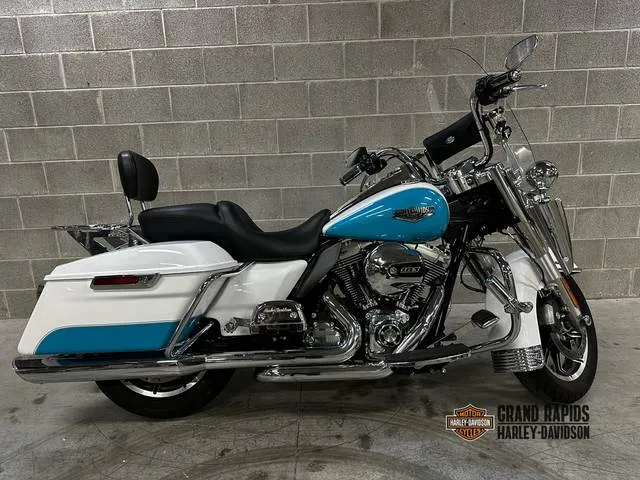 2016 Harley-Davidson® FLHR - Road King® — front three-quarter view