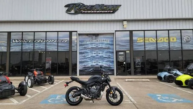 2026 Yamaha MT-07 — front three-quarter view