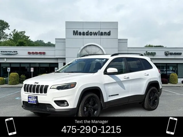 2021 Jeep Cherokee Altitude in Bright White Clearcoat — front three-quarter view