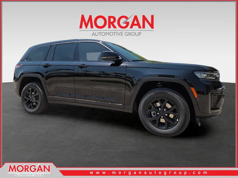 2026 Jeep Grand Cherokee Laredo Altitude in Black — front three-quarter view