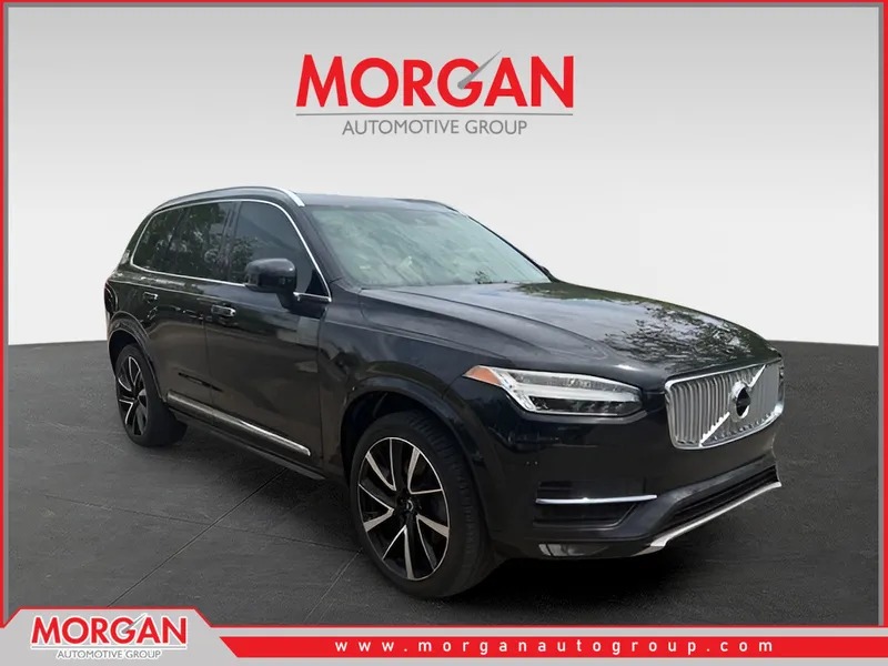 2018 Volvo XC90 T6 Inscription in Black — front three-quarter view