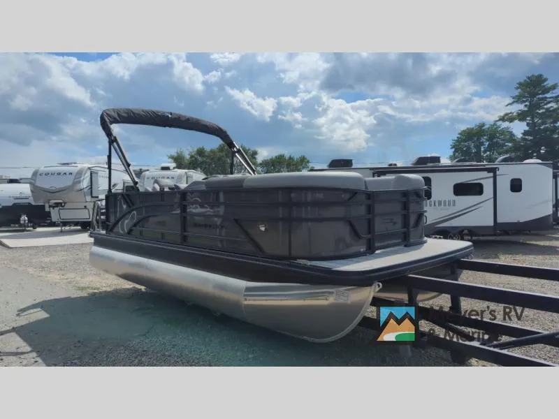 2026 Bennington S 188LJSE — front three-quarter view