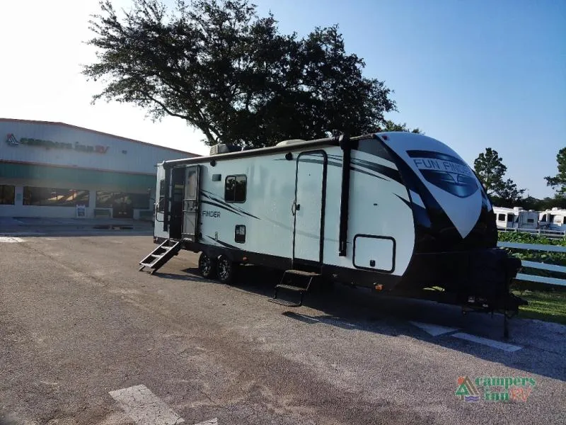 2020 Cruiser Fun Finder — front three-quarter view