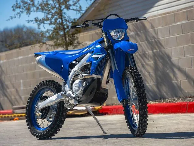 2026 Yamaha WR450F — front three-quarter view