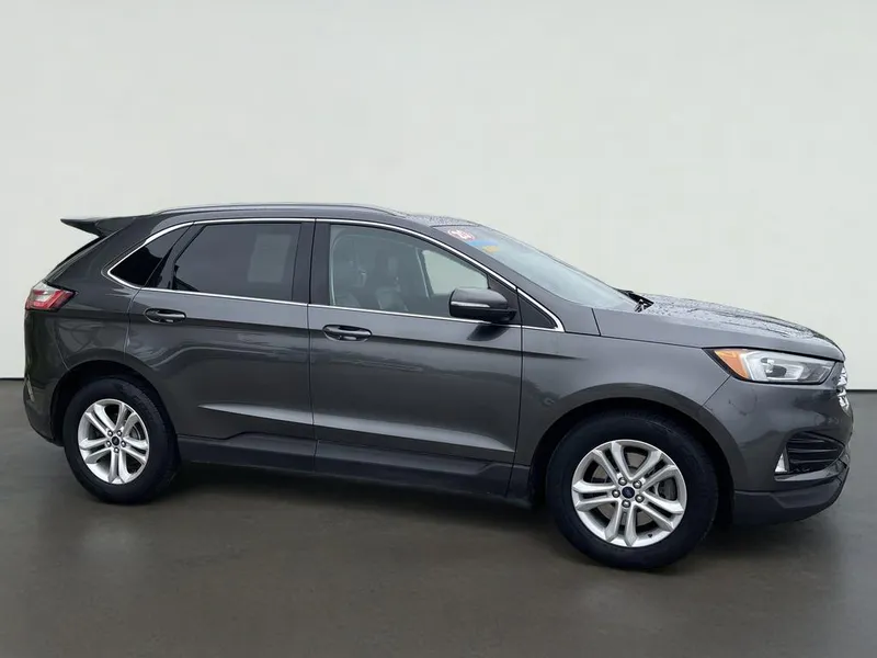 2020 Ford Edge SEL in Gray — front three-quarter view
