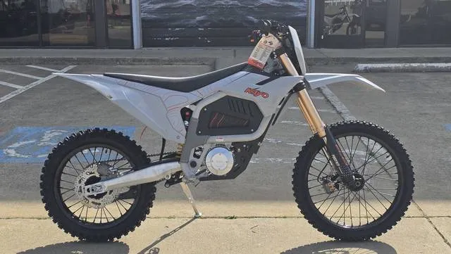 2026 Kayo eC2i — front three-quarter view