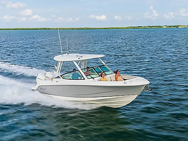 2026 Boston Whaler 280 Vantage — front three-quarter view