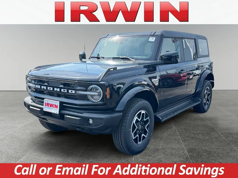 2026 Ford Bronco Outer Banks in Black — front three-quarter view