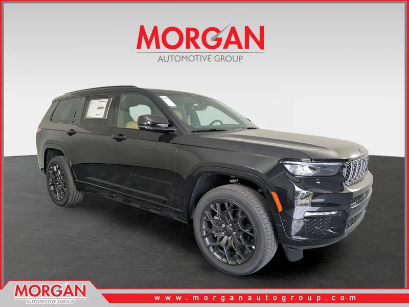 2025 Jeep Grand Cherokee Summit in Black — front three-quarter view