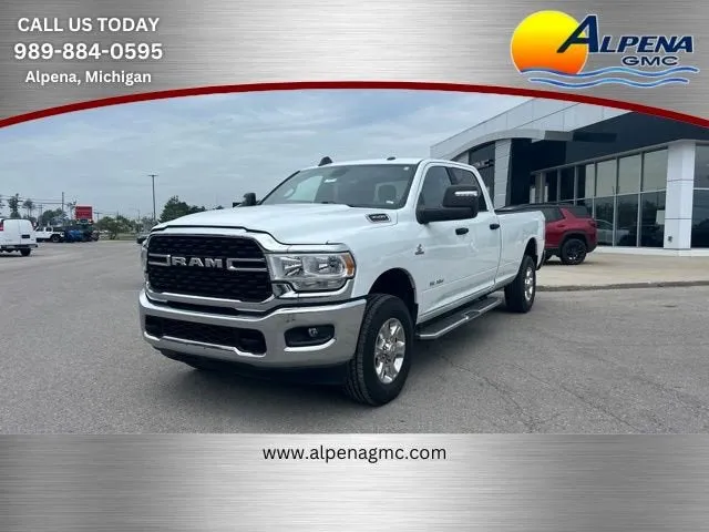 2024 RAM 3500 Big Horn Crew Cab 4x4 8' Box in White — front three-quarter view