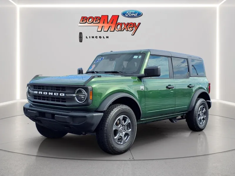 2025 Ford Bronco Big Bend in Green Metallic — front three-quarter view
