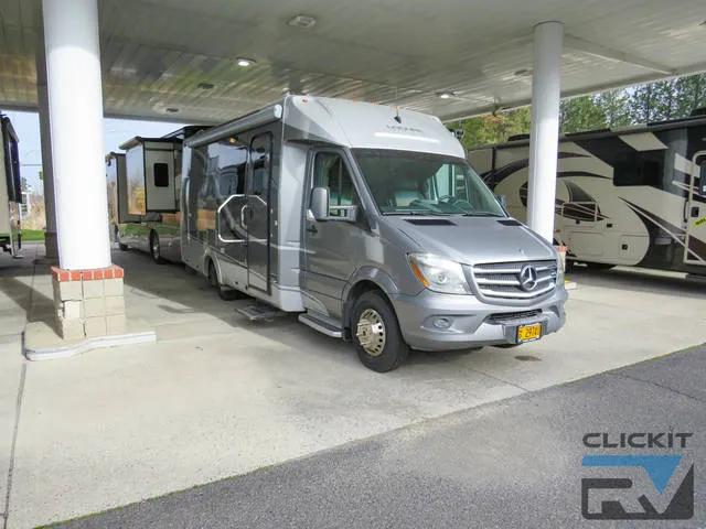 2014 Leisure Travel Vans Unity U24MB — front three-quarter view