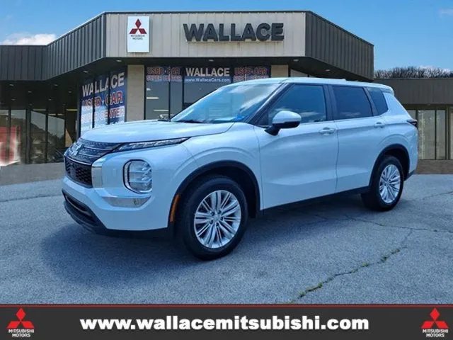 2024 Mitsubishi Outlander ES in Diamond White — front three-quarter view