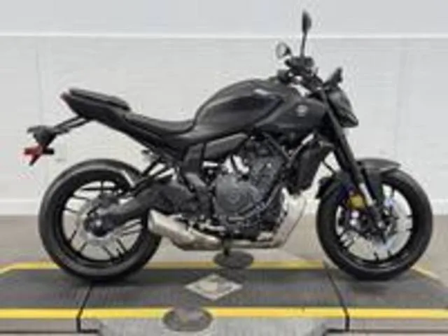 2026 Yamaha MT-07 — front three-quarter view