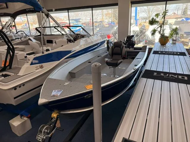 2026 Lund 1600 Fury Tiller — front three-quarter view