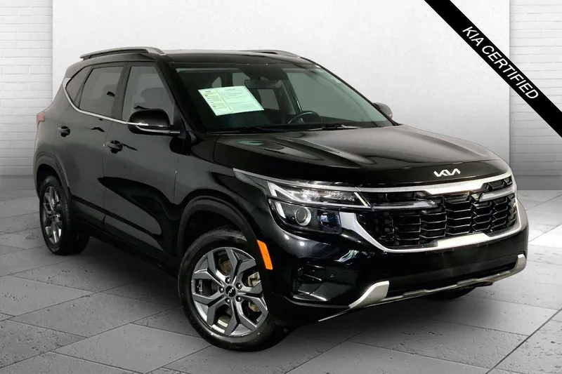 2024 Kia Seltos S in Fusion Black — front three-quarter view