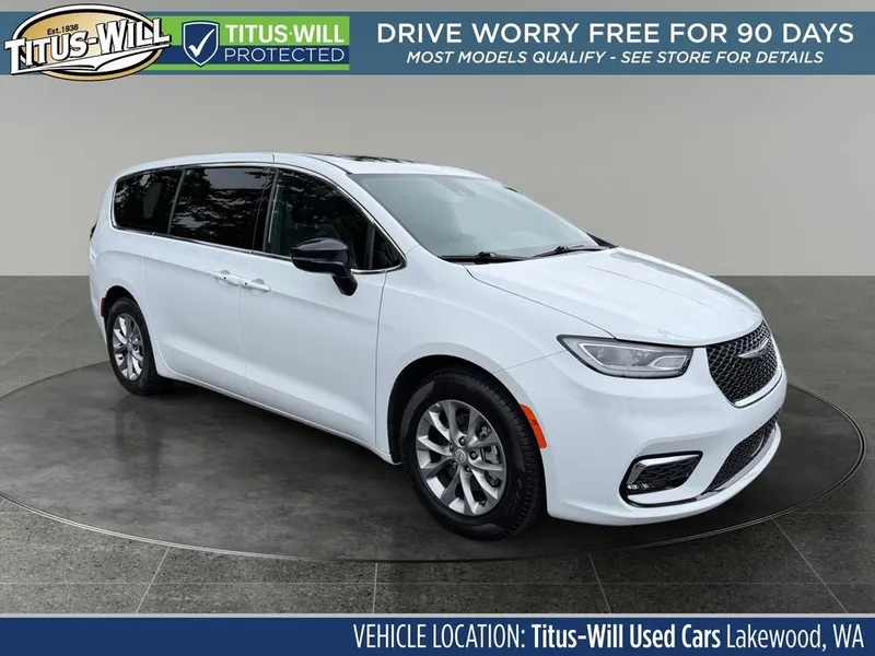 2026 Chrysler Pacifica Limited in Bright White Clearcoat — front three-quarter view