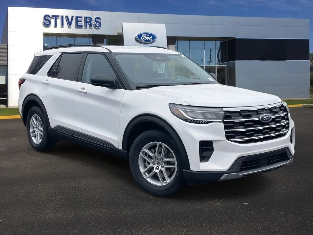 2026 Ford Explorer Active in Star White Metallic Tri-Coat — front three-quarter view