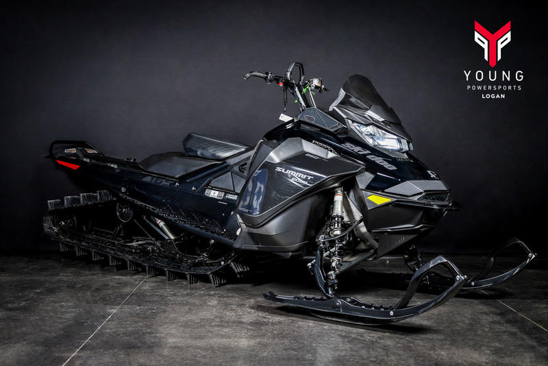 2022 Ski-Doo Summit Edge Rotax 850 E-TEC 165 PowderMax L. 3.0 Black