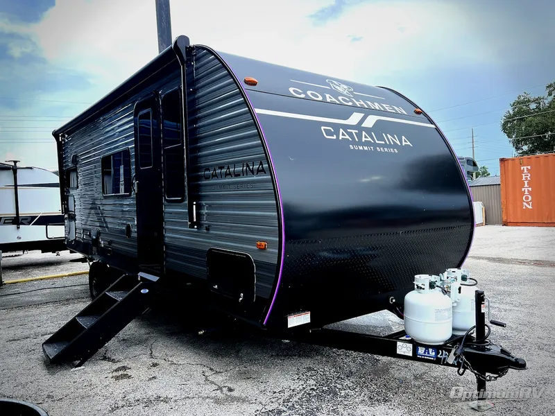 2027 Coachmen Catalina Summit Series 7 — front three-quarter view