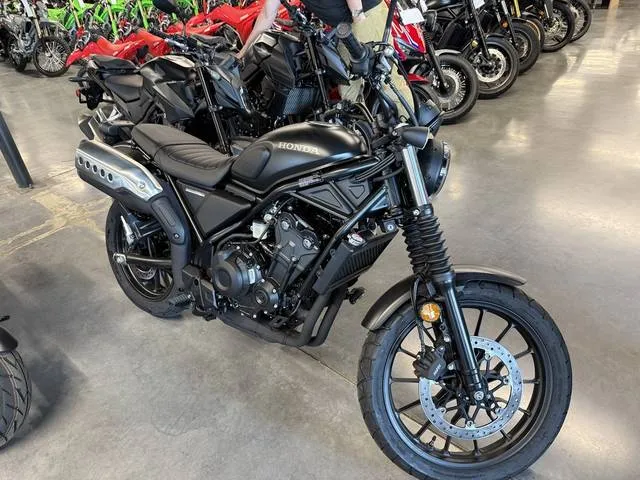 2025 Honda® SCL500 — front three-quarter view