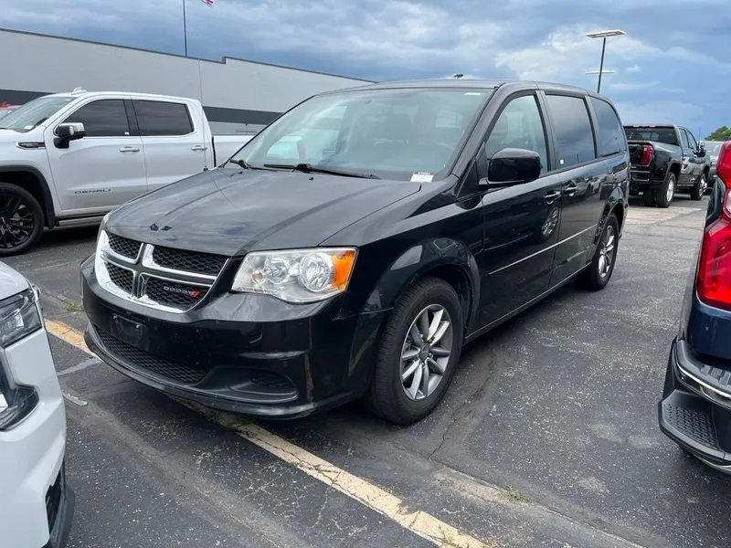 2016 Dodge Grand Caravan — detail view