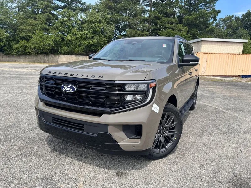 2027 Ford Expedition Platinum in Marsh Gray — front three-quarter view