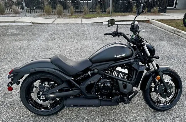 2026 Kawasaki Vulcan® S — front three-quarter view