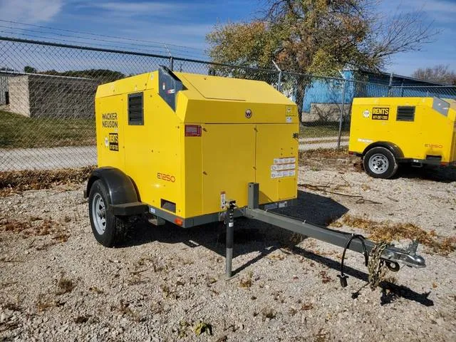 2019 Wacker Neuson E1250S — front three-quarter view