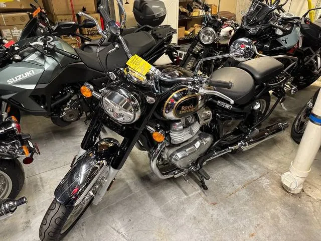 2026 Royal Enfield CLASSIC 650 — front three-quarter view