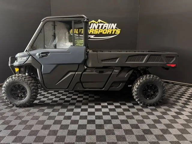 2026 Can-Am® Defender PRO Limited HD10