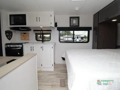 2026 Venture RV Stratus