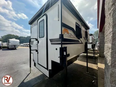 2027 Sun Trek 700