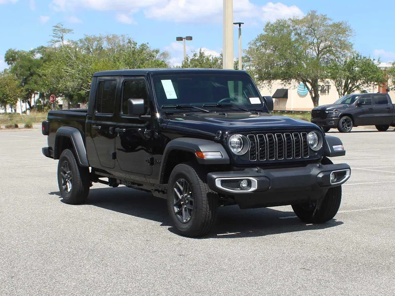 2026 Jeep Gladiator Sport in Black Clear-Coat Exterior Paint — front three-quarter view