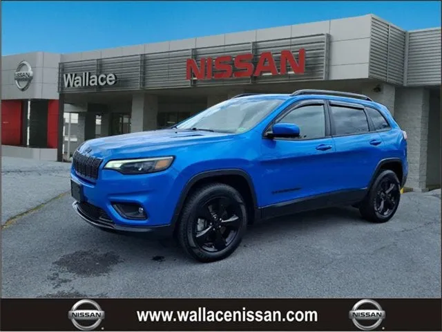 2020 Jeep Cherokee Altitude in Hydro Blue Pearlcoat — front three-quarter view