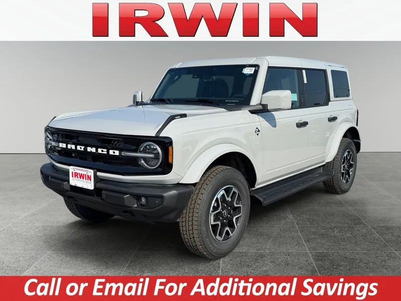 2026 Ford Bronco Outer Banks in Gray — front three-quarter view