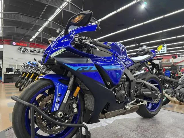 2024 Yamaha YZF-R1 — front three-quarter view