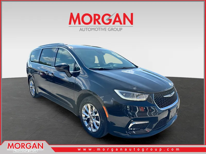 2021 Chrysler Pacifica Touring L in Brilliant Black Crystal Pearlcoat — front three-quarter view