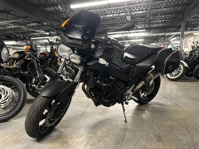 2011 BMW F 800 R — front three-quarter view
