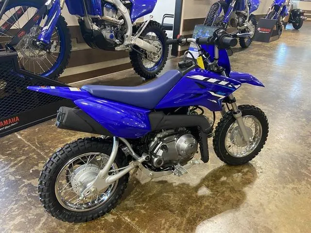 2026 Yamaha TT-R50E — front three-quarter view