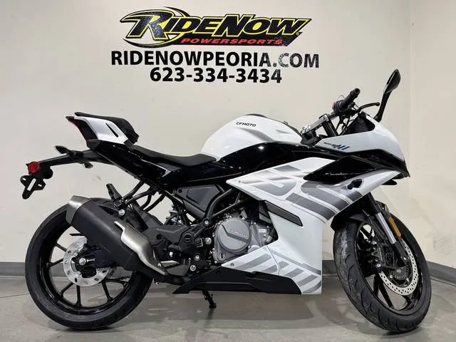 2026 CFMOTO 300SS — front three-quarter view